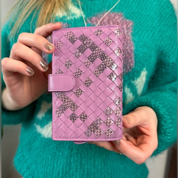Bottega Veneta Light Purple & Animal Print Intrecciato Weave Wallet - Picture 5 of 17